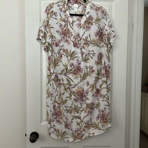 V-neck tunic style dress.